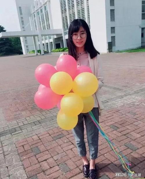 高中女老师哈密瓜,一位高中女老师的育人情怀与智慧风采