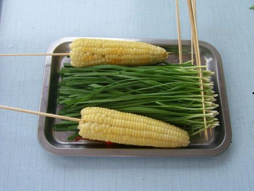 玉米能和茭瓜在一起吃吗,玉米与茭瓜的搭配食用探讨